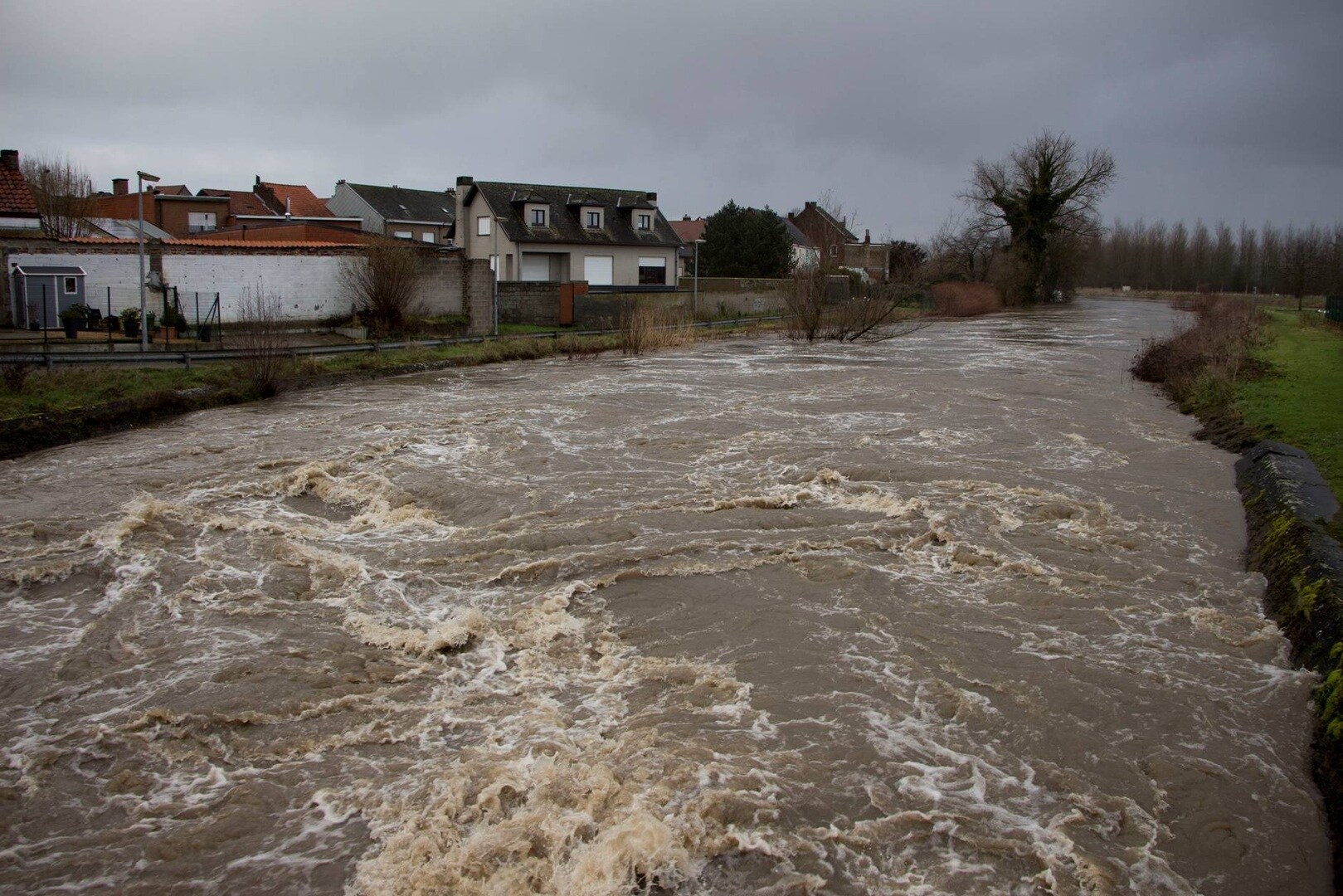 Extreme regenval zet stormtijprocedure voor Vlaamse waterwegen in werking