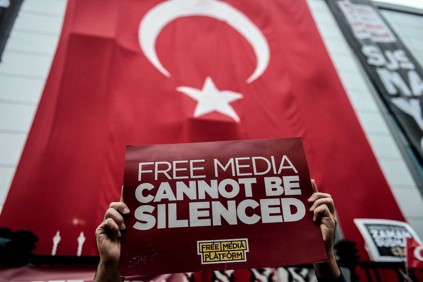 Hoofdredacteur pro-Koerdische televisiezender opgepakt in Turkije