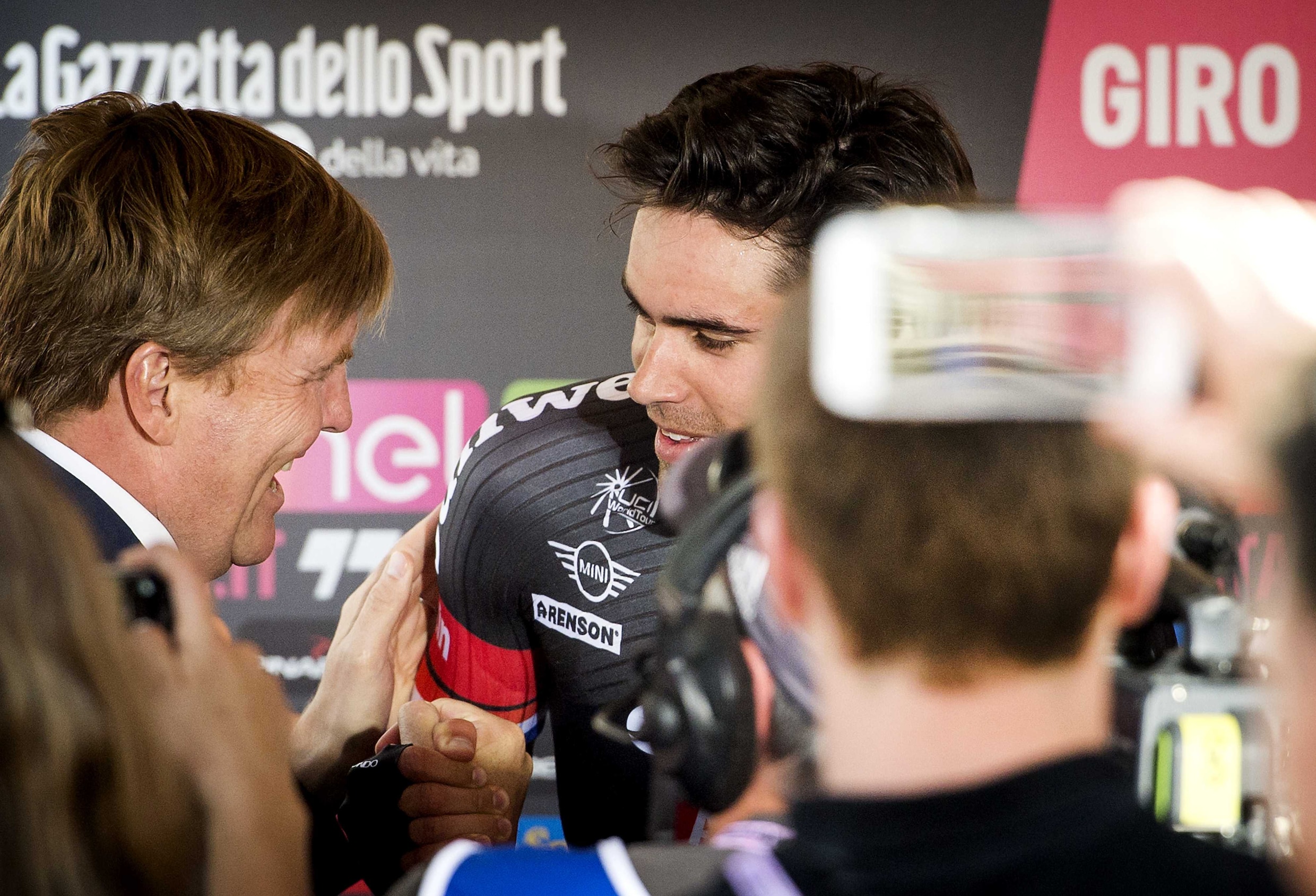 Spannende ontknoping in Giro niet gezond: "Ik voel mij misselijk"