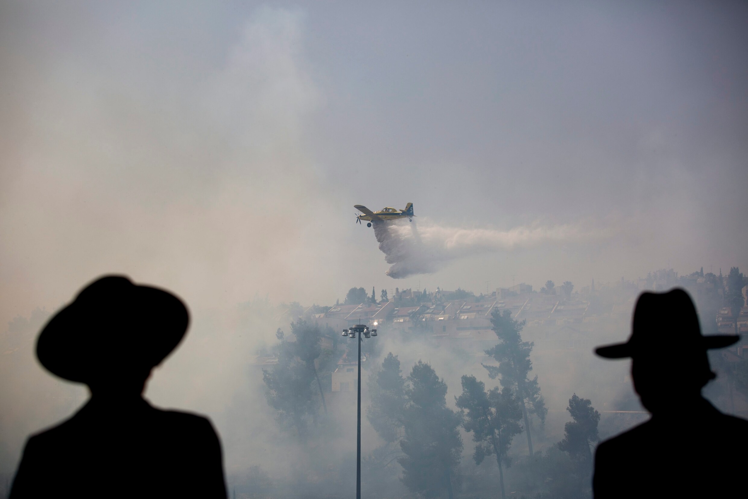 Vreugdevuren worden bosbranden in Jeruzalem