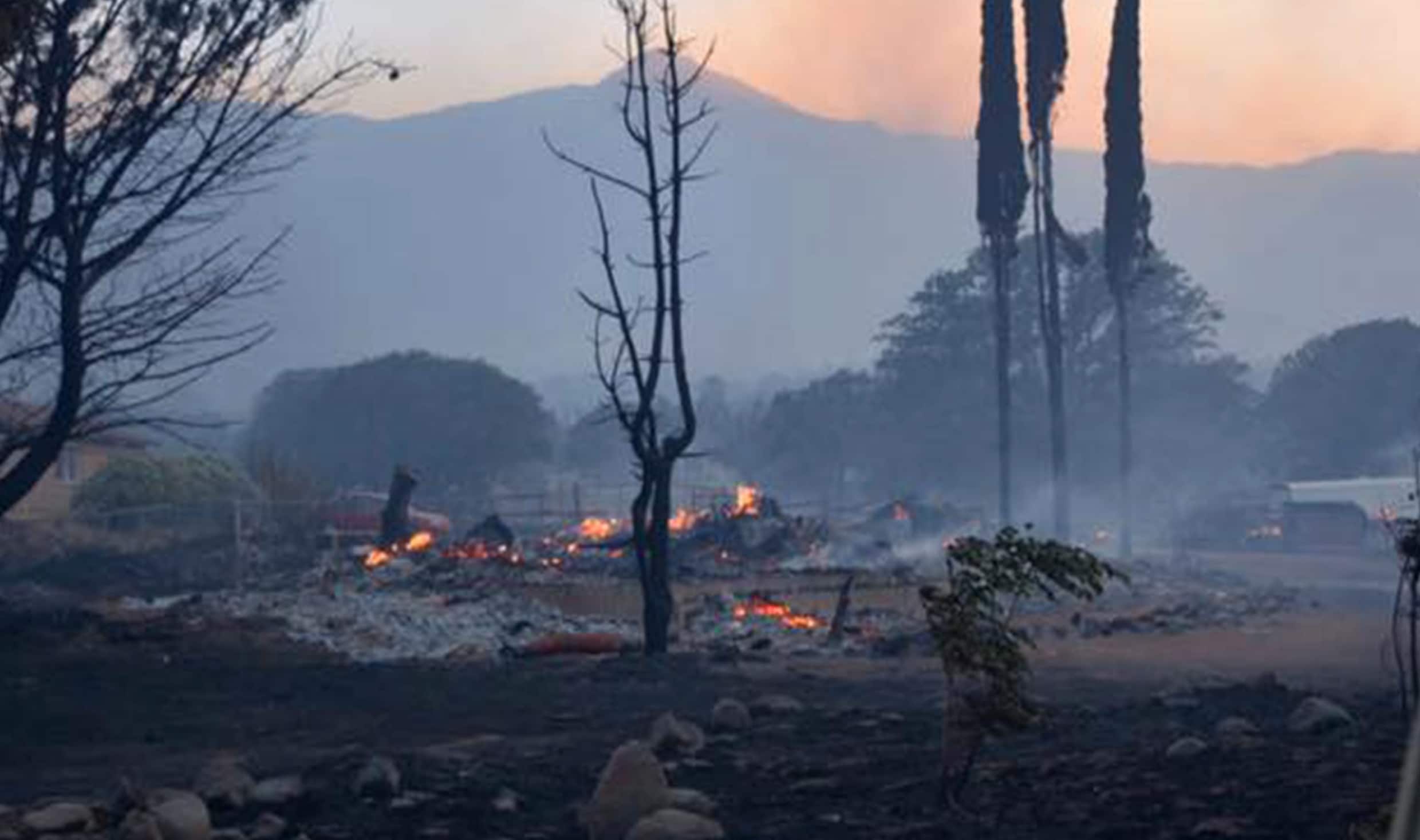 Twee doden bij vuurzee in Californië, 150 woningen verwoest