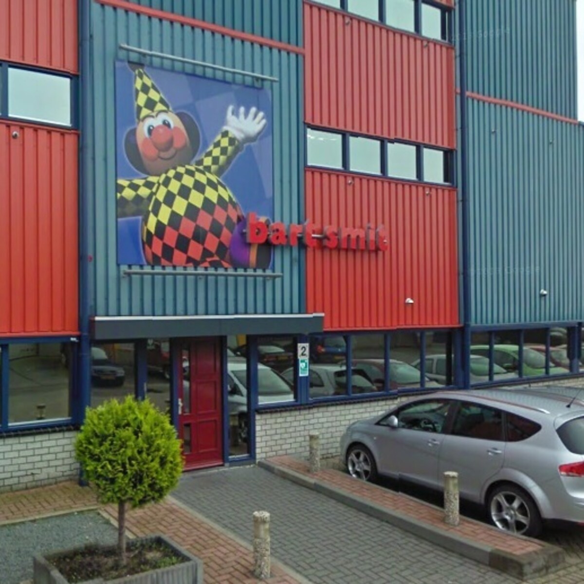 Ombouw Bart Smit naar Intertoys van de baan | De Morgen