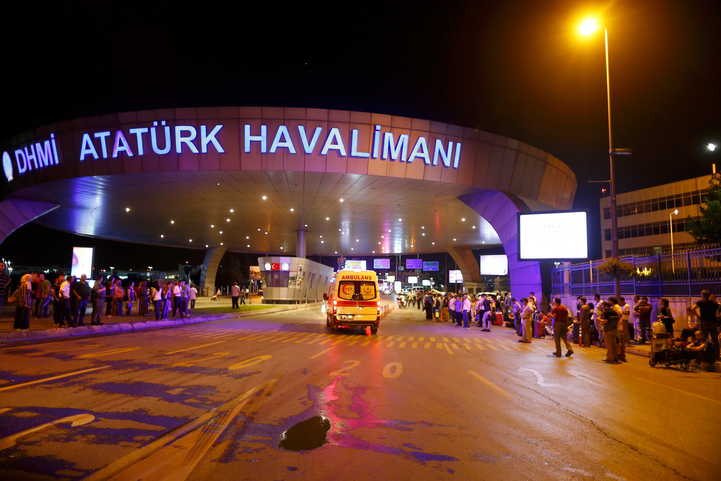 Wat we nu weten over aanslag Istanboel: zijn dit eerste foto's van terrorist?