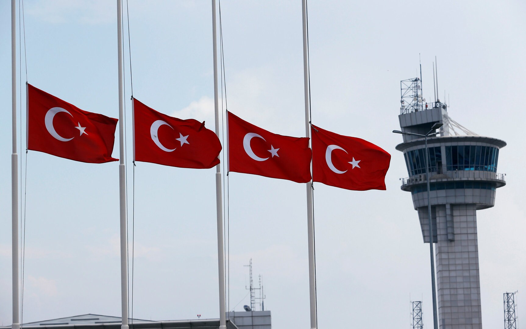 Wat we nu weten over aanslag Istanboel: zijn dit eerste foto's van terrorist?