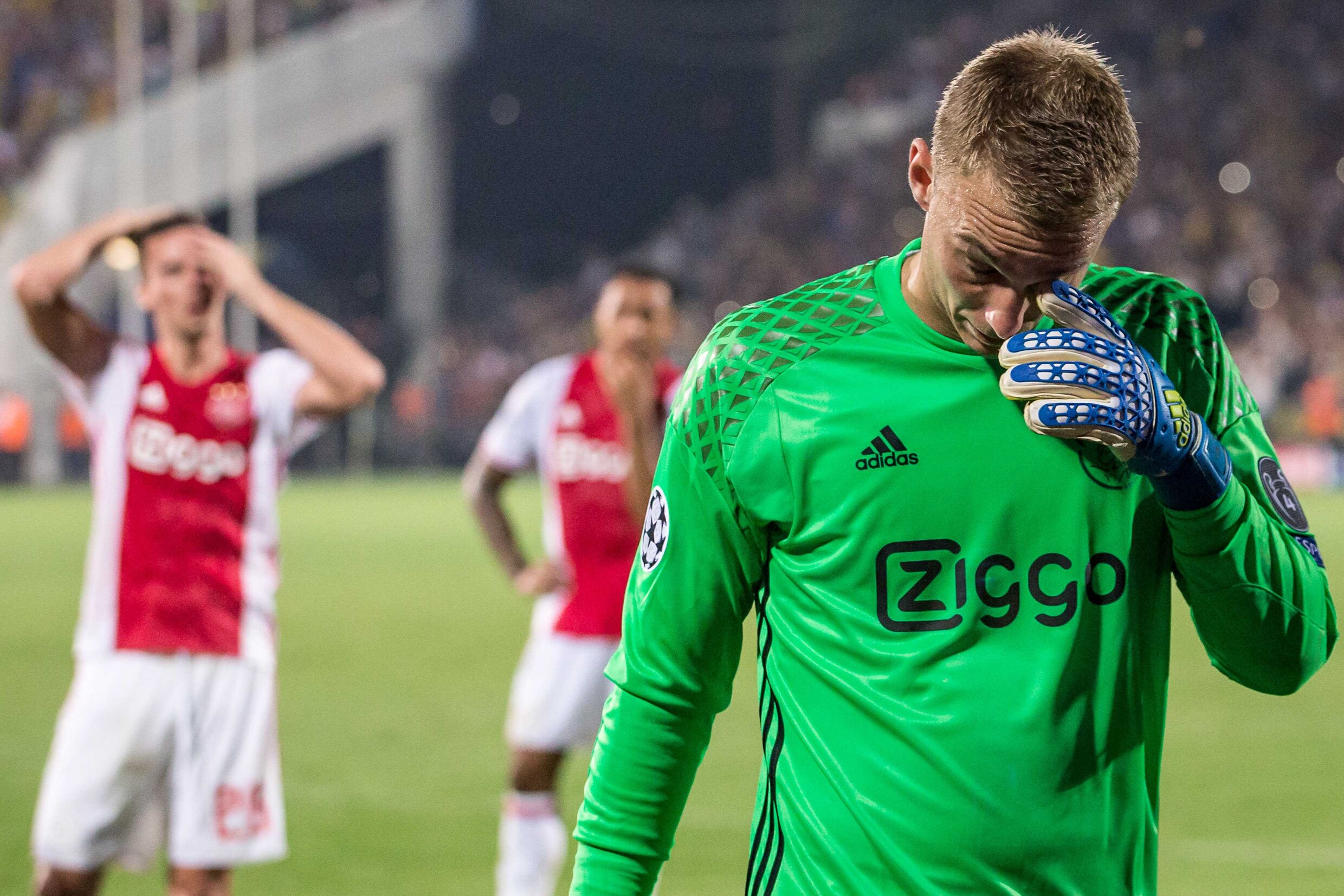 Ziek Ajax blameert zich bij Anderlecht-killer Rostov, City in spaarmodus verder
