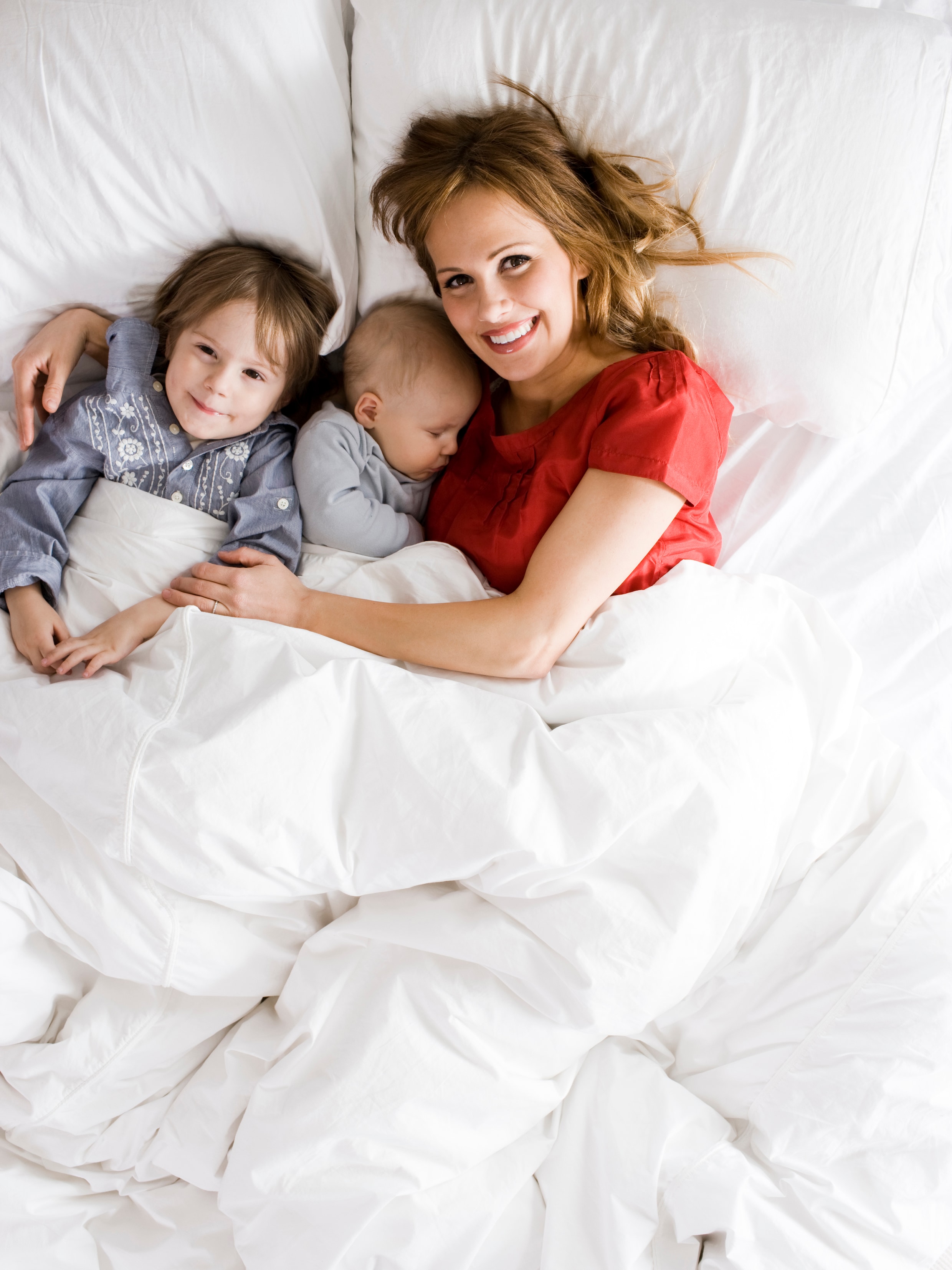 Mag een kleuter bij de ouders in bed slapen? ‘De hechting hoeft niet ’s nachts te gebeuren als je het overdag goed op orde hebt’