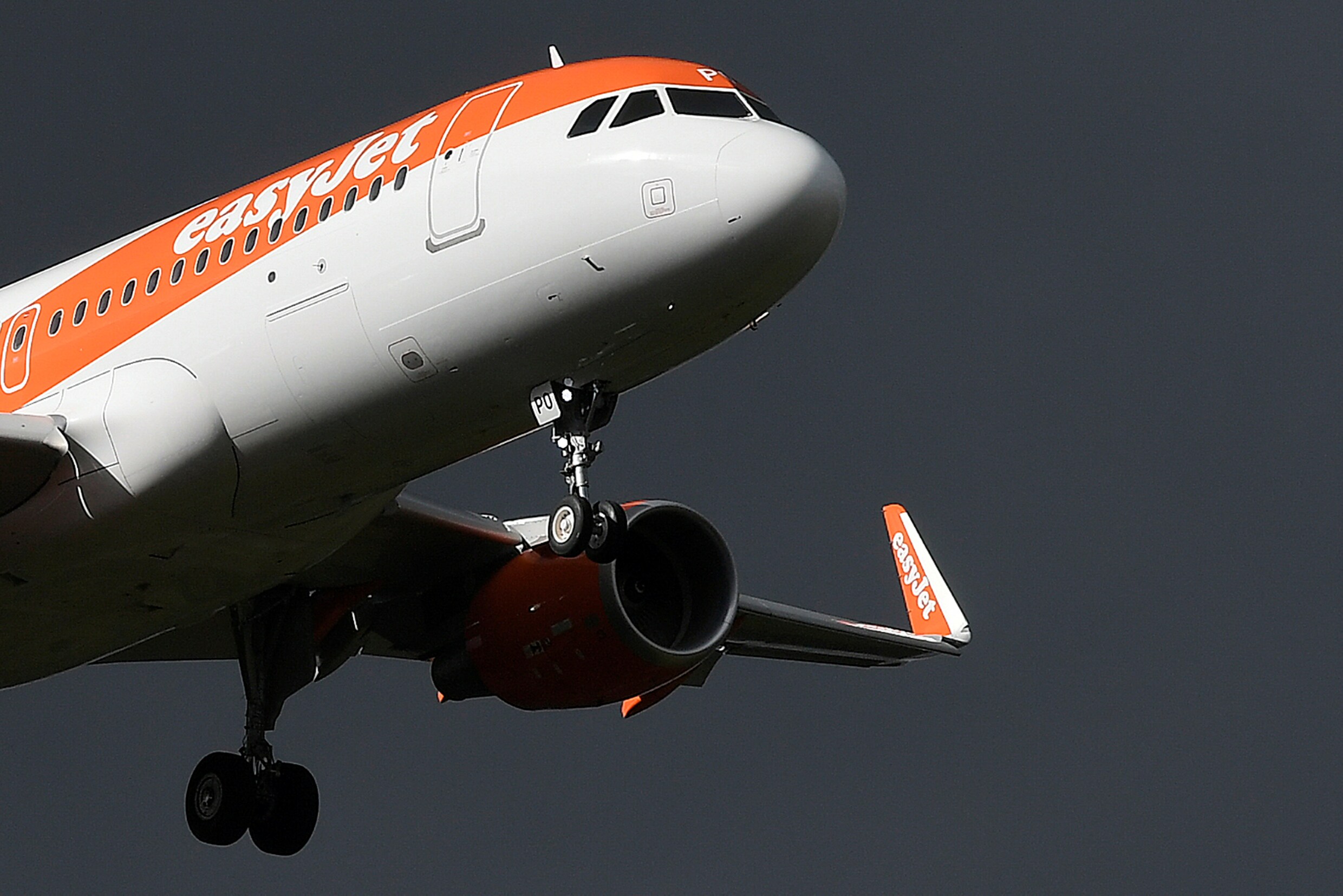 Vliegtuig maakt onvoorziene landing na "verdacht gesprek": geen explosieven gevonden