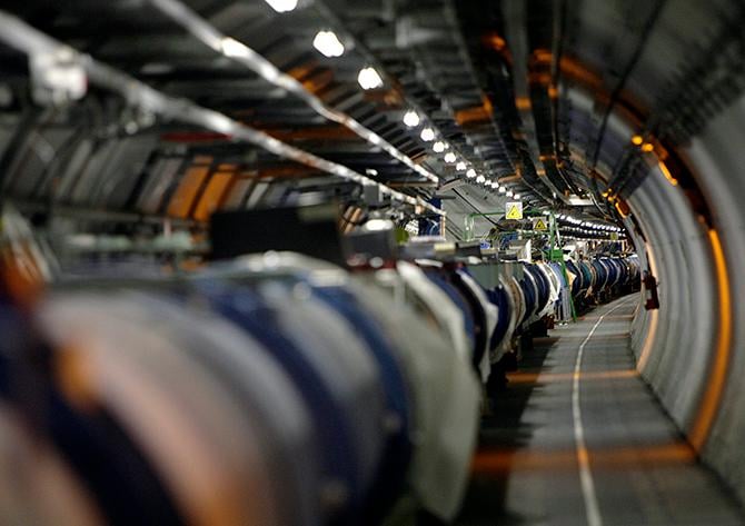 Europese deeltjesversneller ontdekt twee (en mogelijk zelfs drie) nieuwe deeltjes