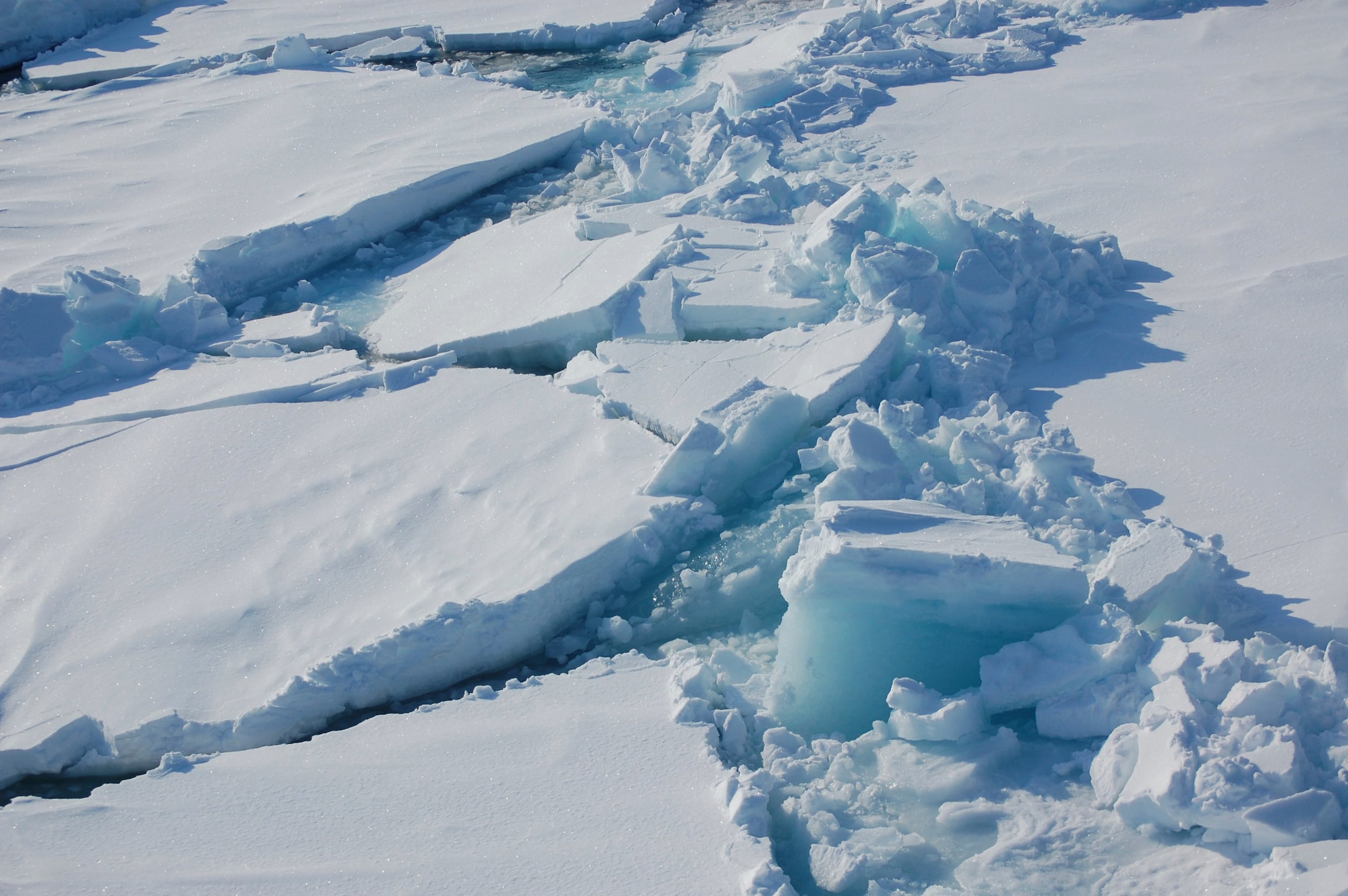 Noordpoolijs zit vol microscopische stukjes plastic