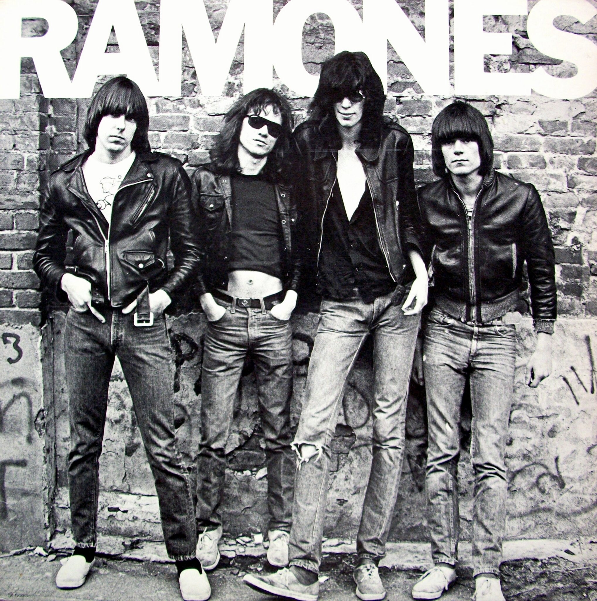 Ramones verstript: snuiven, zuipen, spuiten, sterven