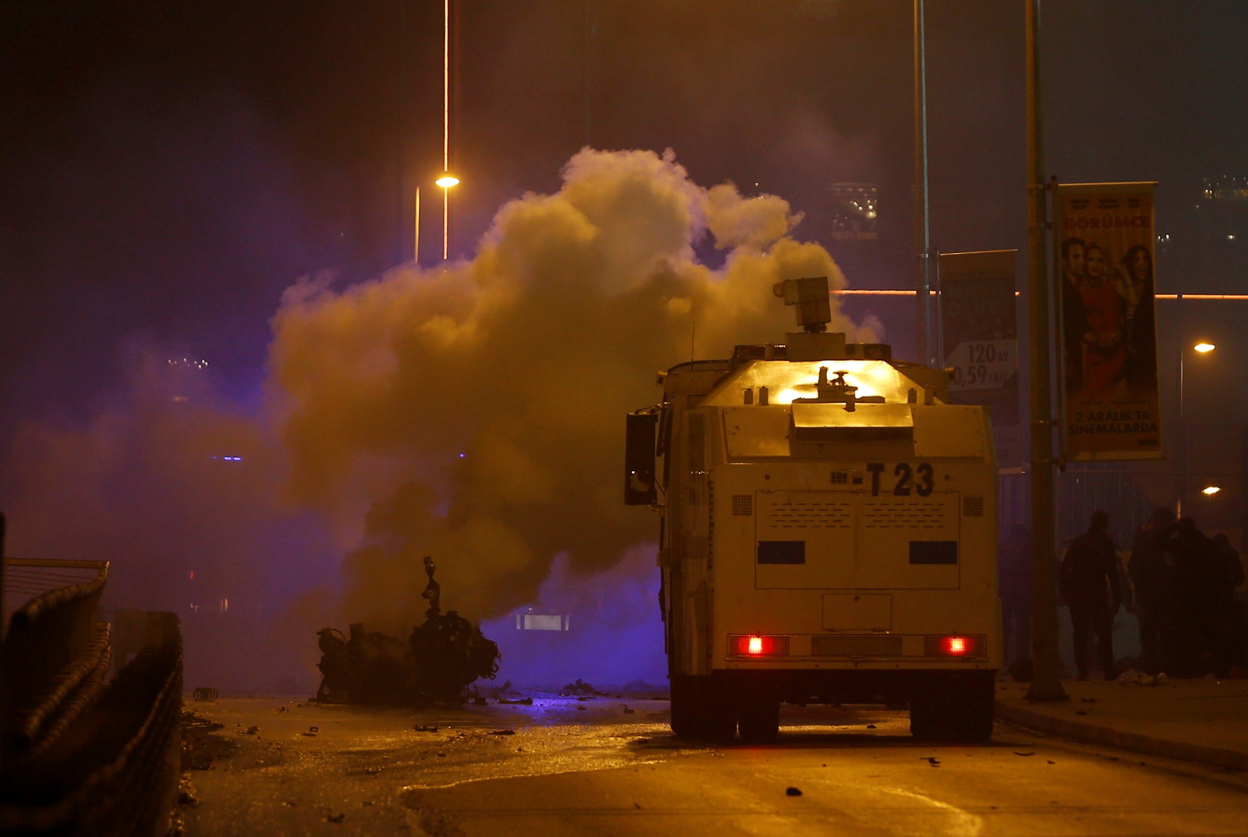 Twee bomaanslagen aan voetbalstadion Istanboel: zeker 38 doden