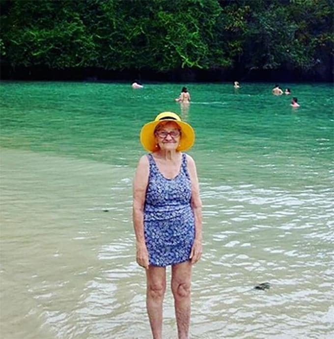 Nooit te oud om te reizen: hoogbejaarde Lena (89) deelt vakantie-avonturen op Instagram