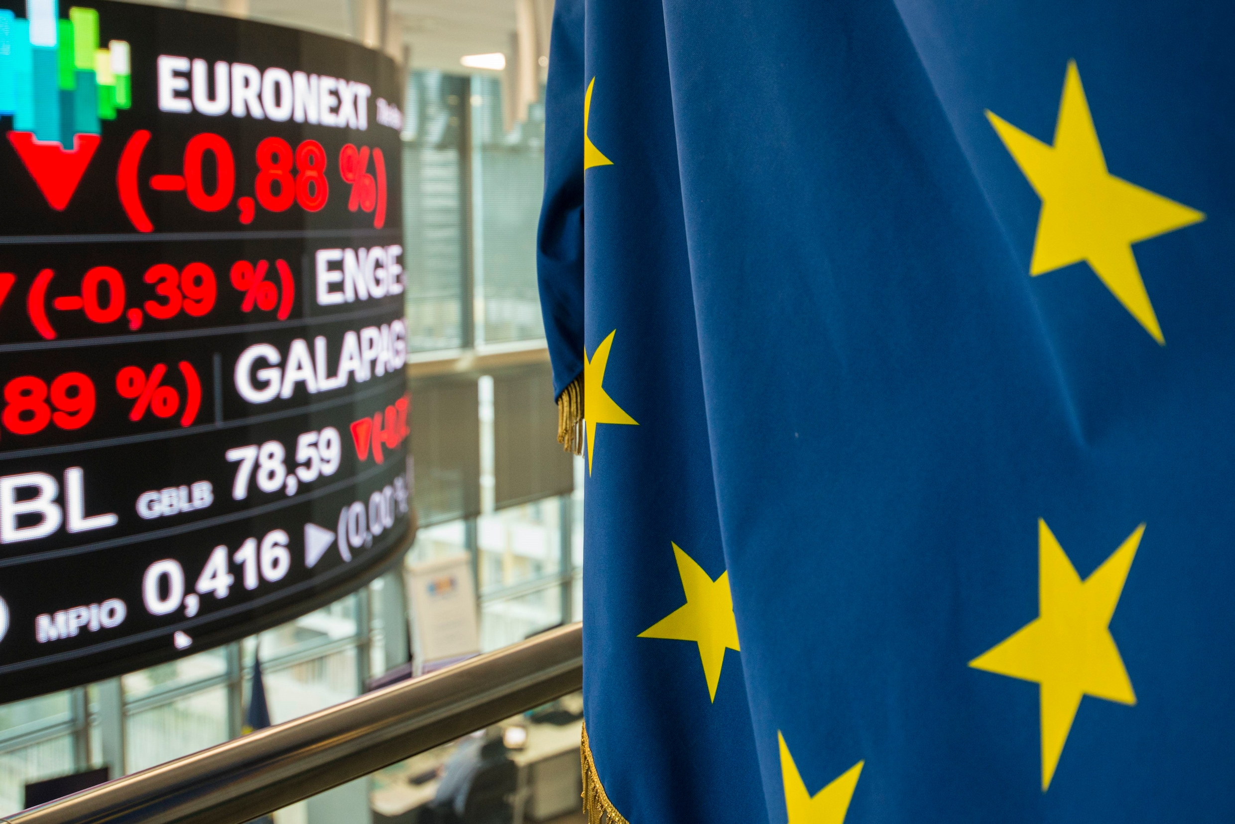 Europese beurzen duiken in het rood door escalerende handelsoorlog met ...