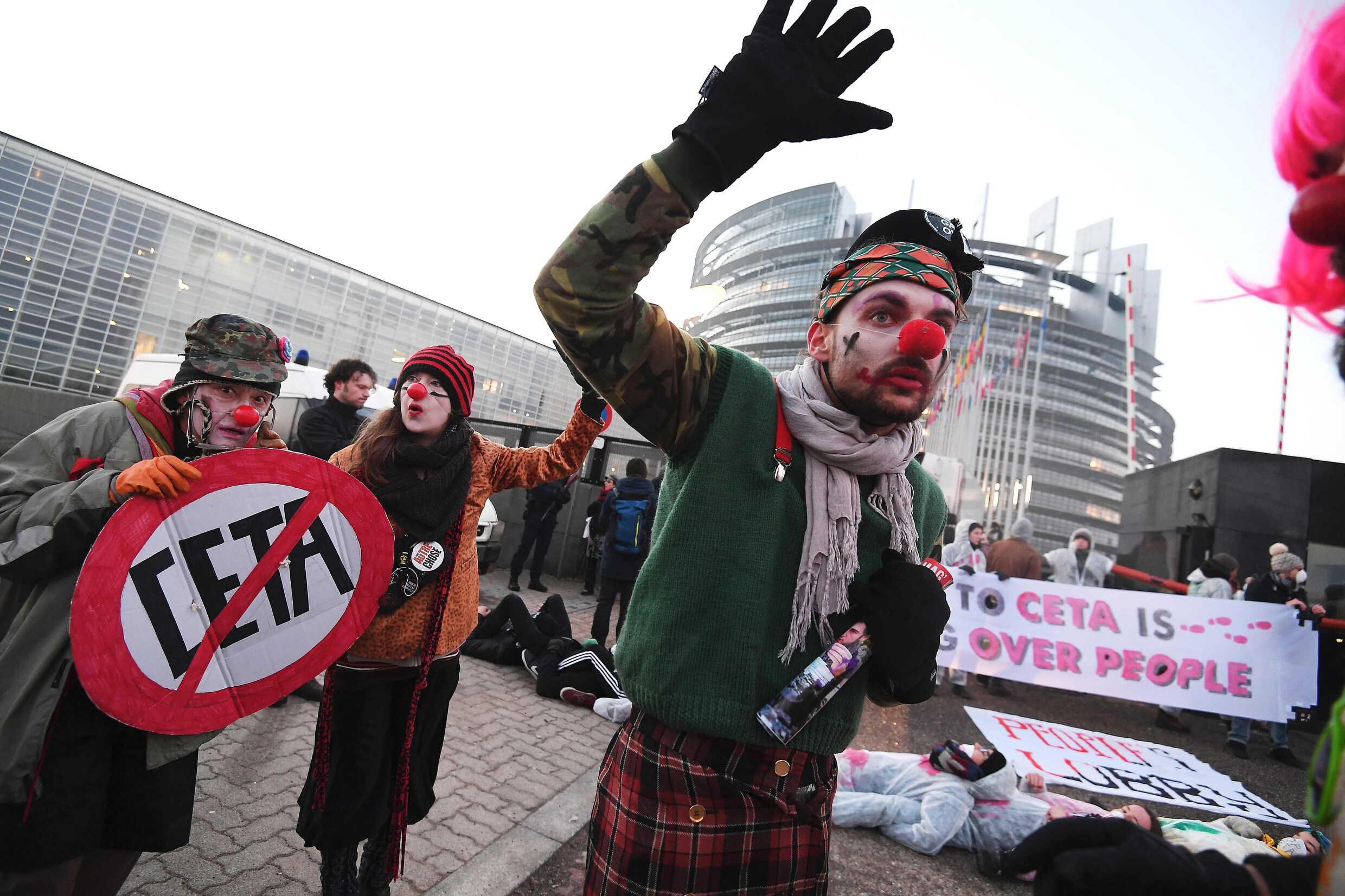 Vlaamse en federale regeringen zetten ratificatie CETA in gang