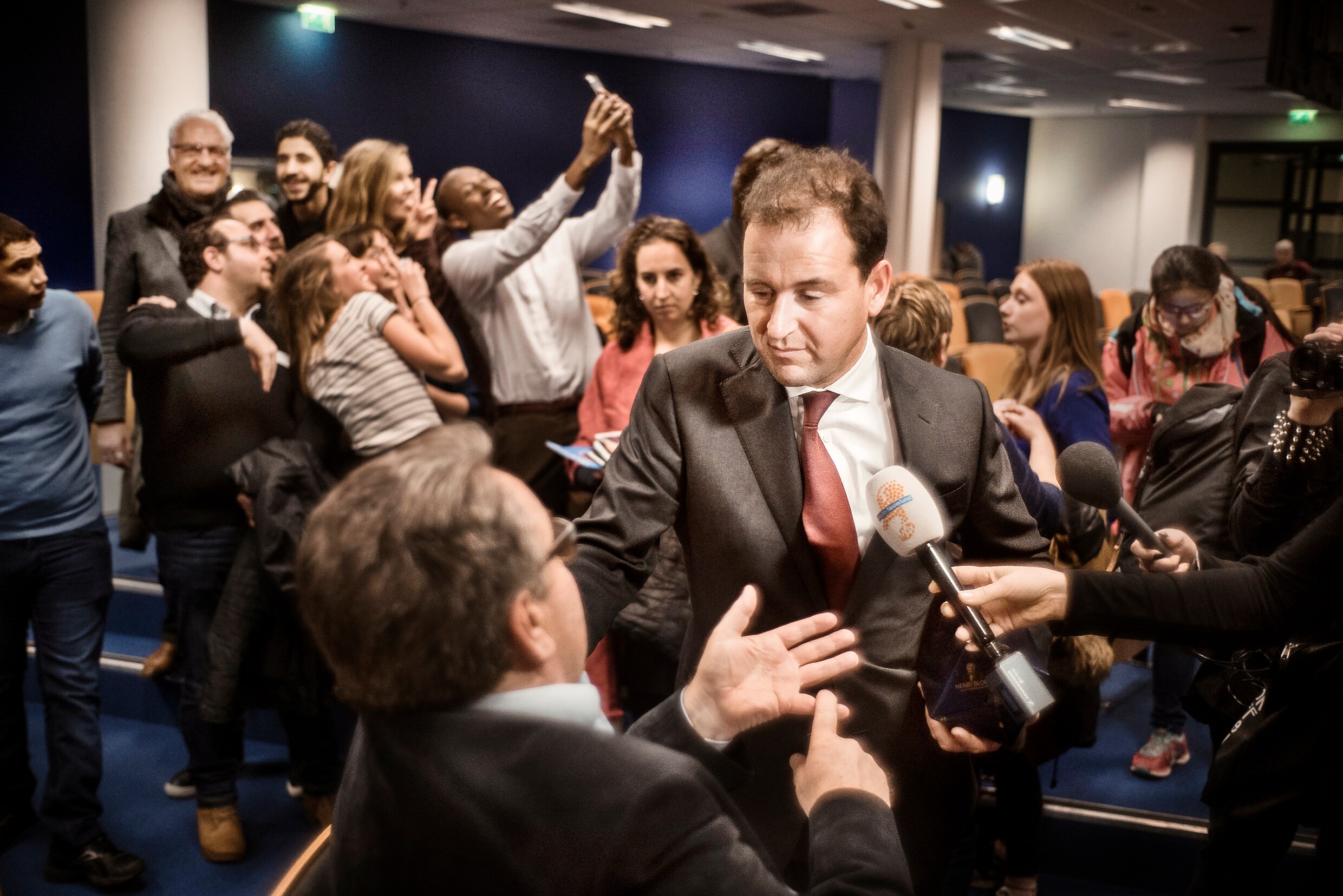 Lodewijk Asscher, De Man Die De PvdA Voor Een Afgang Moet Behoeden | De ...