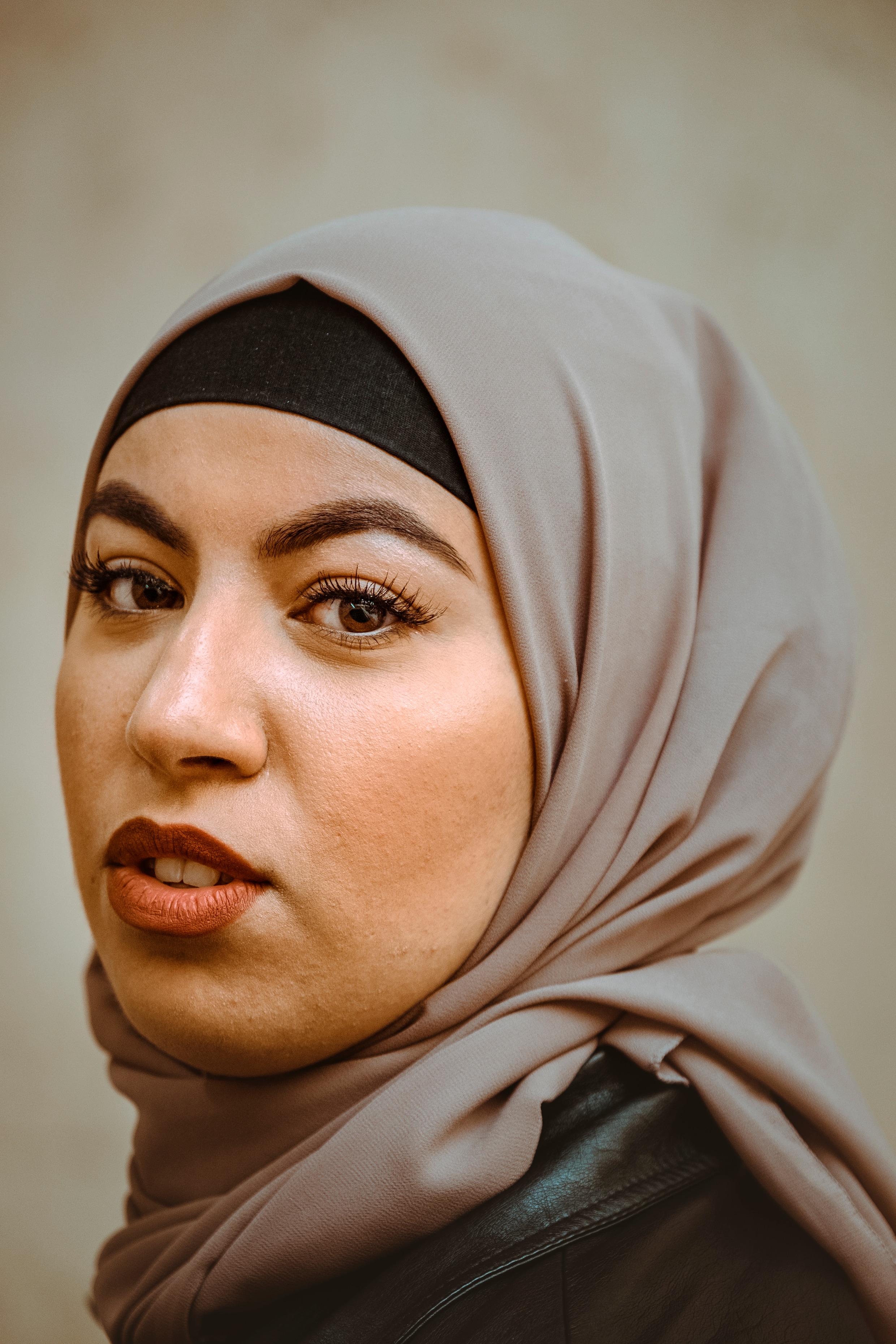 Drifter #5: Samira Saleh, Mechels slam poet die vrouwen van kleur in zichzelf laat geloven