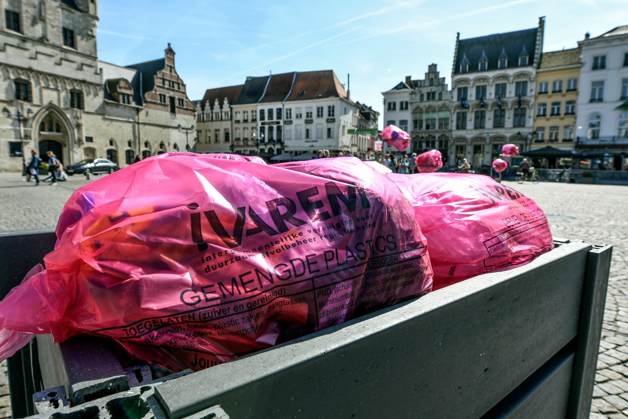 Vanaf volgend jaar zetten we overal in Vlaanderen roze zak buiten