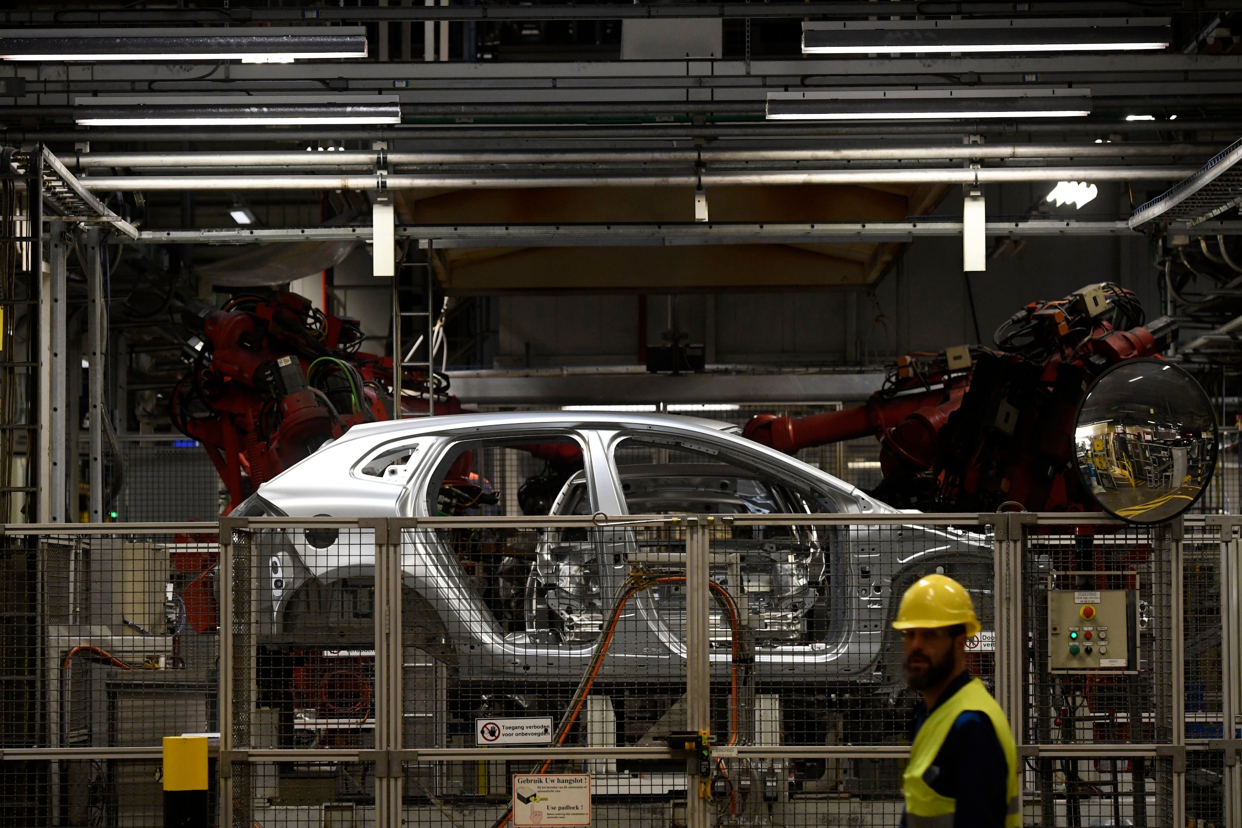 Autosector in problemen: omzet Belgische toeleveranciers daalt met 15 procent